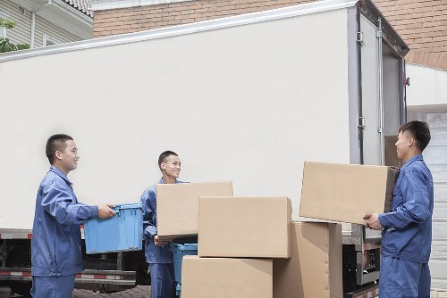 Local house removals planning in Watford street scene