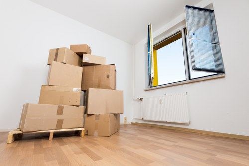 Local moving van loading and delivery service in Watford